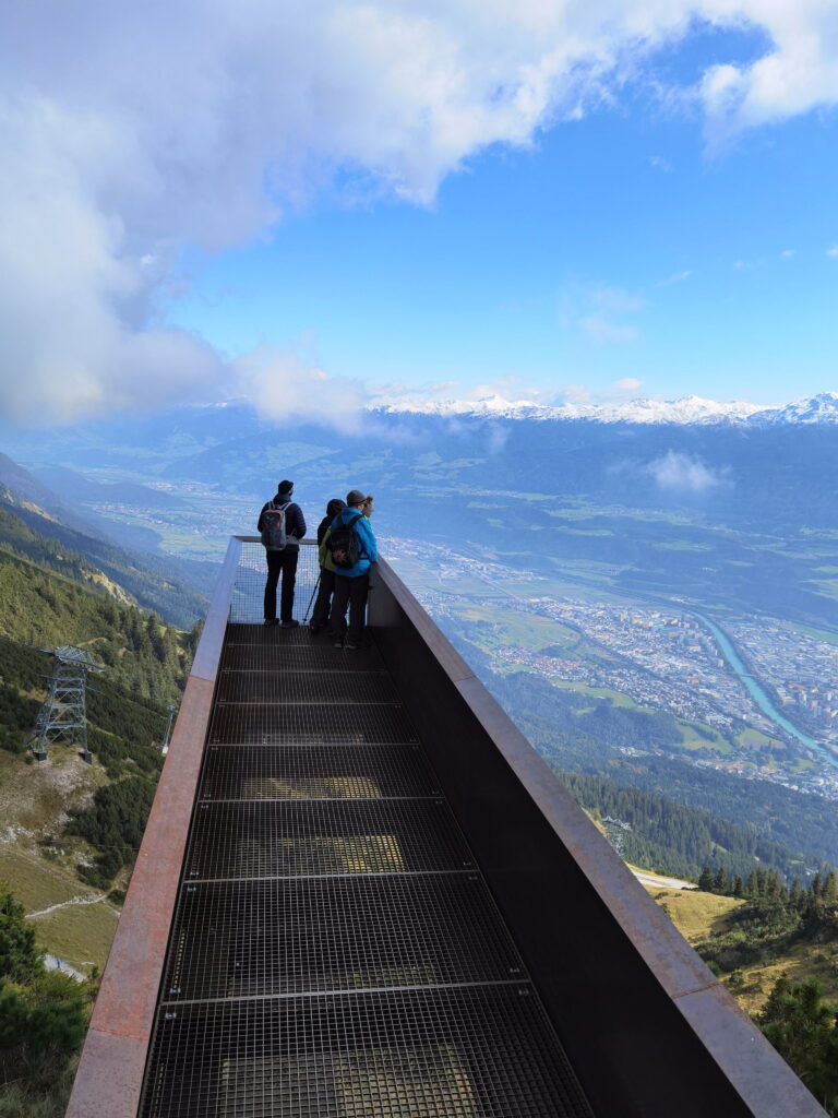 Das ist eine der Aussichtskanzeln auf der Seegrube - ein paar Minuten zu Fuß unterhalb der Bergstation